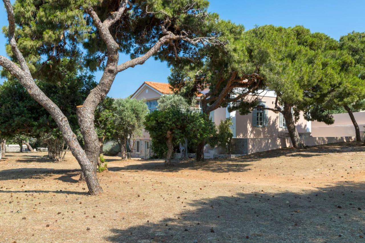 Dellagracia Mansion In Poseidonia Syros Villa Posidhonía Exterior photo