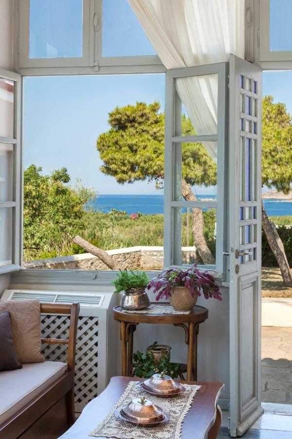 Dellagracia Mansion In Poseidonia Syros Villa Posidhonía Exterior photo