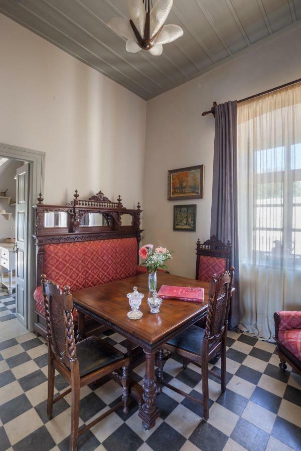 Dellagracia Mansion In Poseidonia Syros Villa Posidhonía Exterior photo