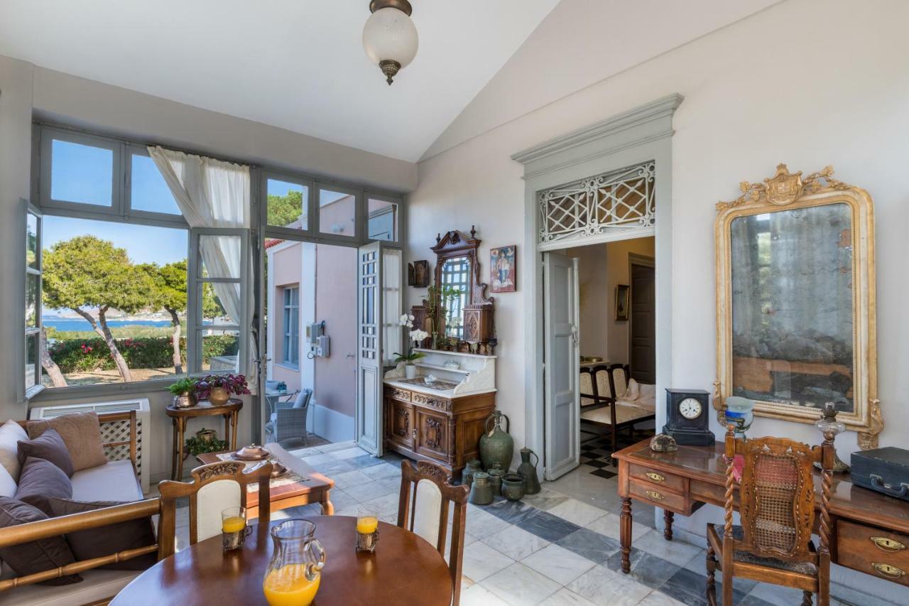 Dellagracia Mansion In Poseidonia Syros Villa Posidhonía Exterior photo