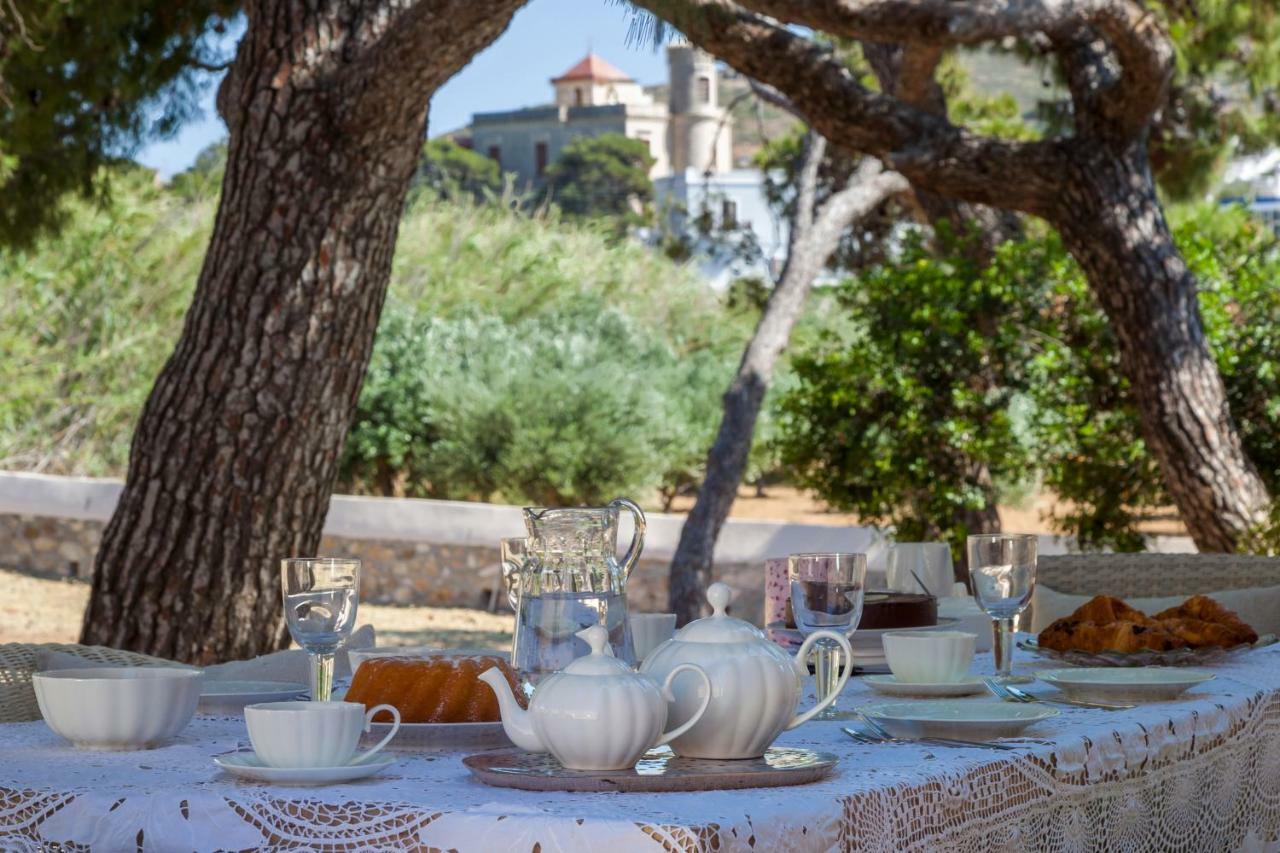 Dellagracia Mansion In Poseidonia Syros Villa Posidhonía Exterior photo