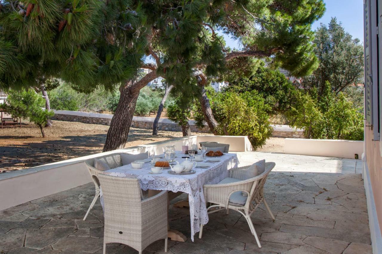 Dellagracia Mansion In Poseidonia Syros Villa Posidhonía Exterior photo