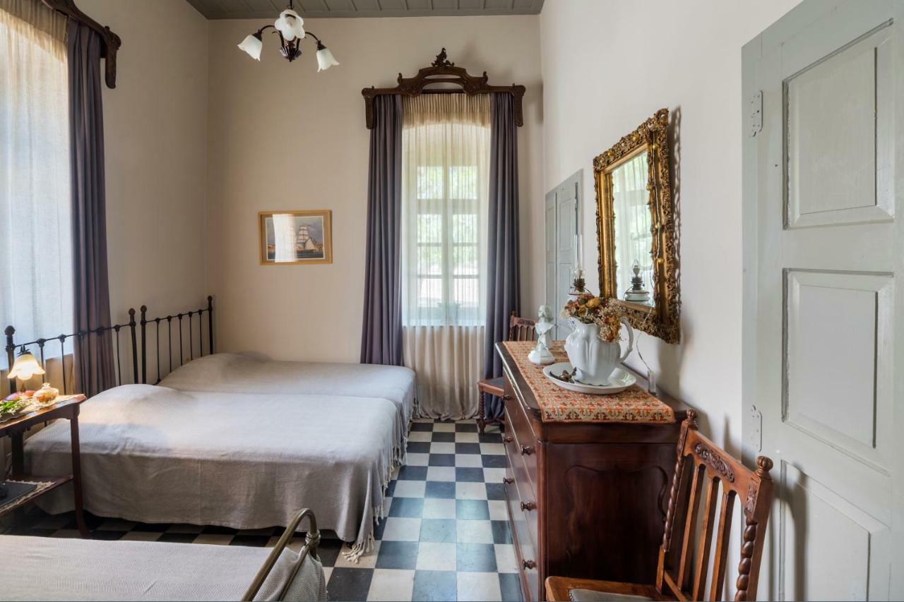 Dellagracia Mansion In Poseidonia Syros Villa Posidhonía Exterior photo