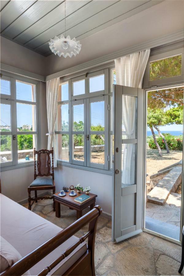 Dellagracia Mansion In Poseidonia Syros Villa Posidhonía Exterior photo
