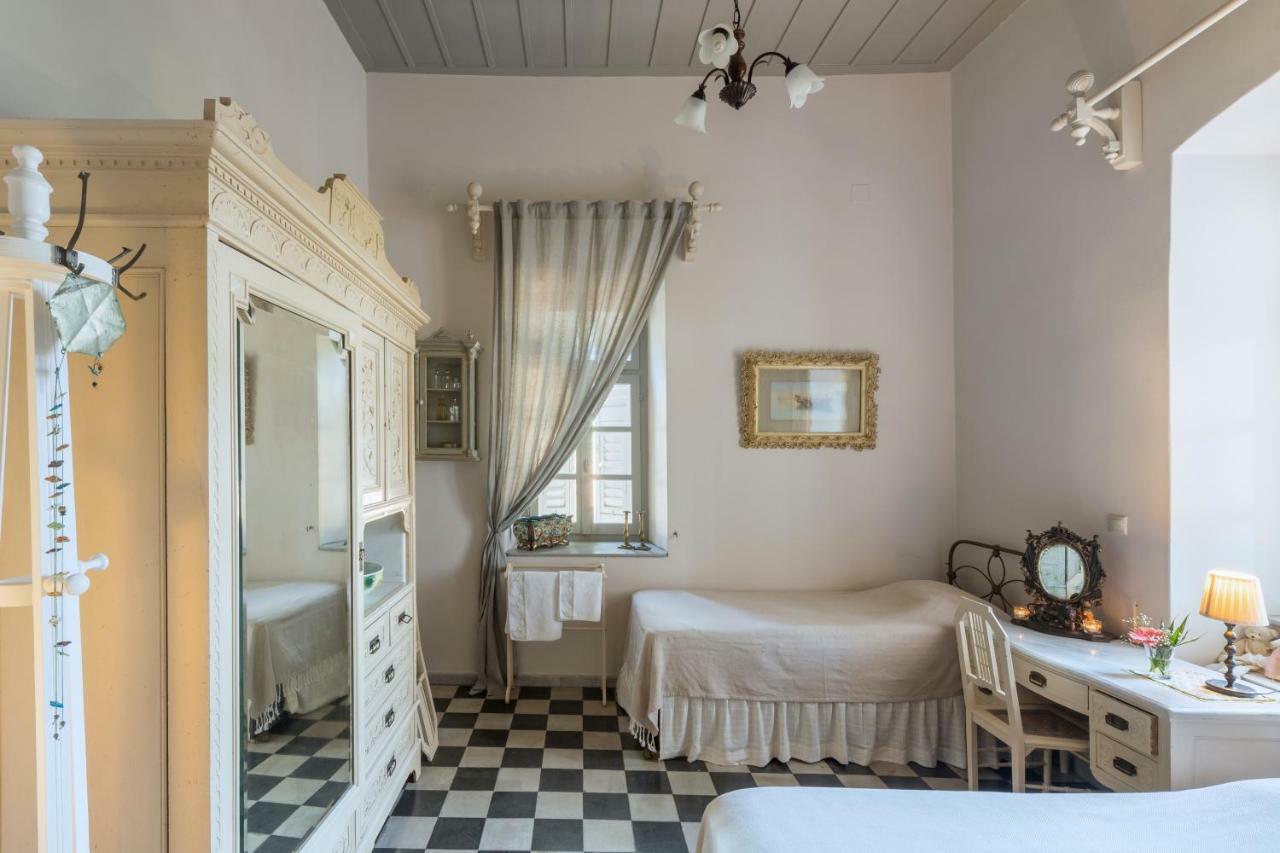 Dellagracia Mansion In Poseidonia Syros Villa Posidhonía Exterior photo